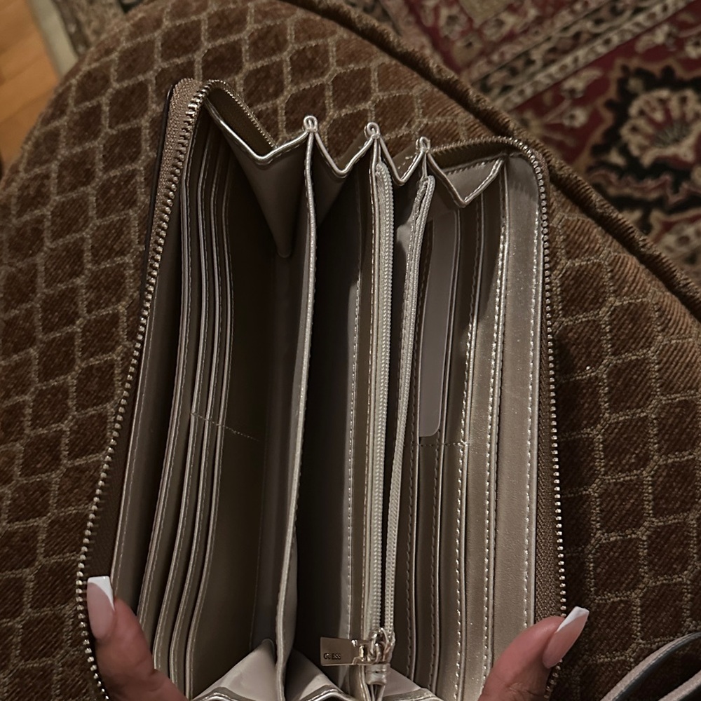 Guess Tan Logo Pattern Wallet - image 2